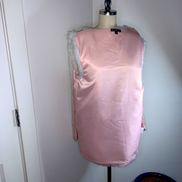 Faux Fur Vest - Picture 4 of 5